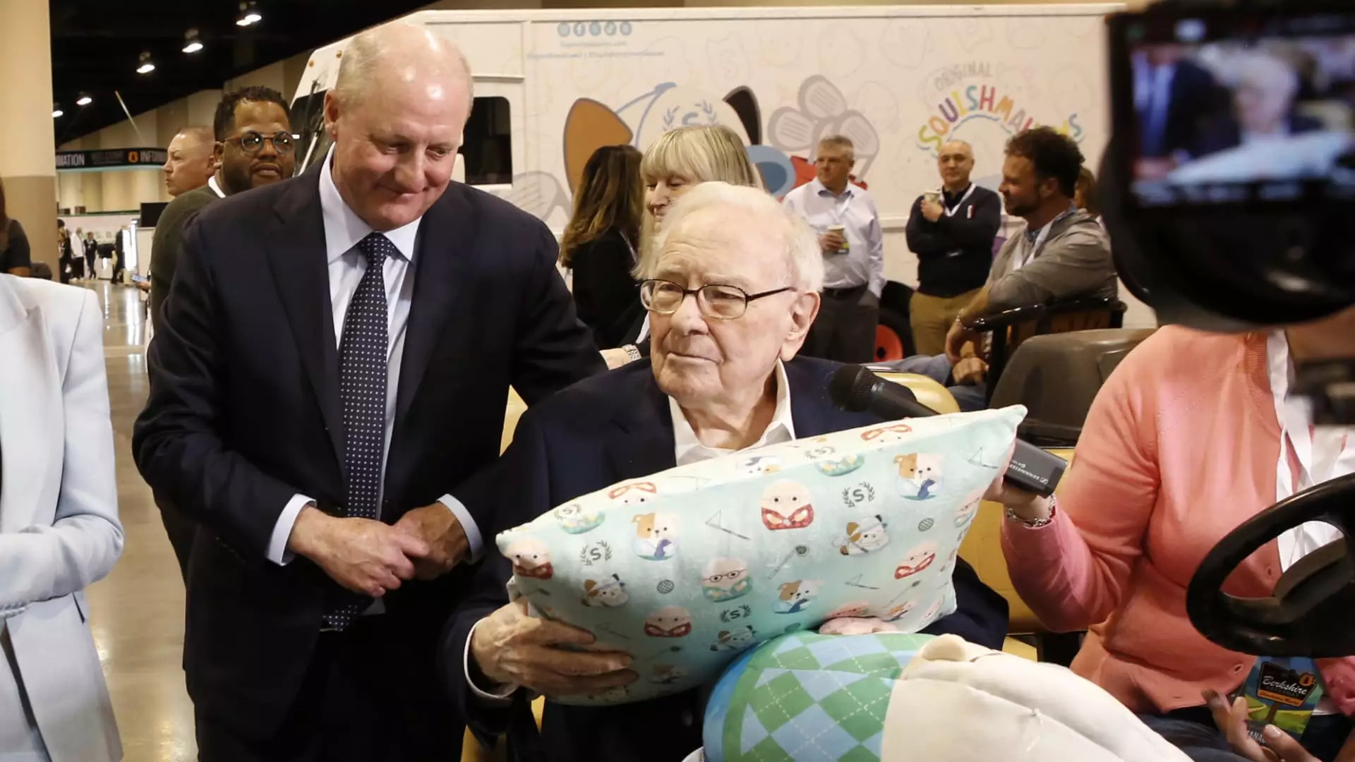 Investors Invest $24 Million in Uncertainty: Will Berkshire Hathaway Survive Buffett’s Departure?