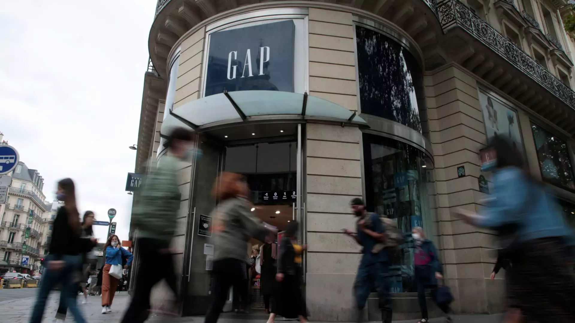 Gap Inc.’s $100 Million Challenge: Navigating Tariffs and Triumphs in Retail