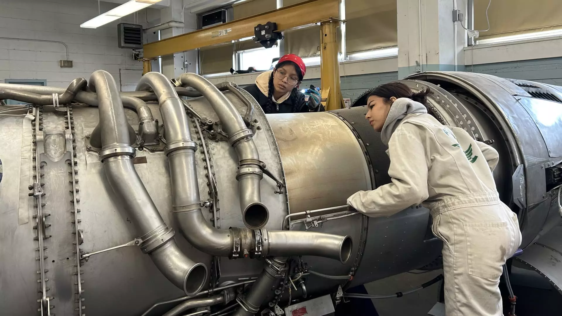 Unlocking the Future: 25,000 Aviation Jobs at Risk in 2028!