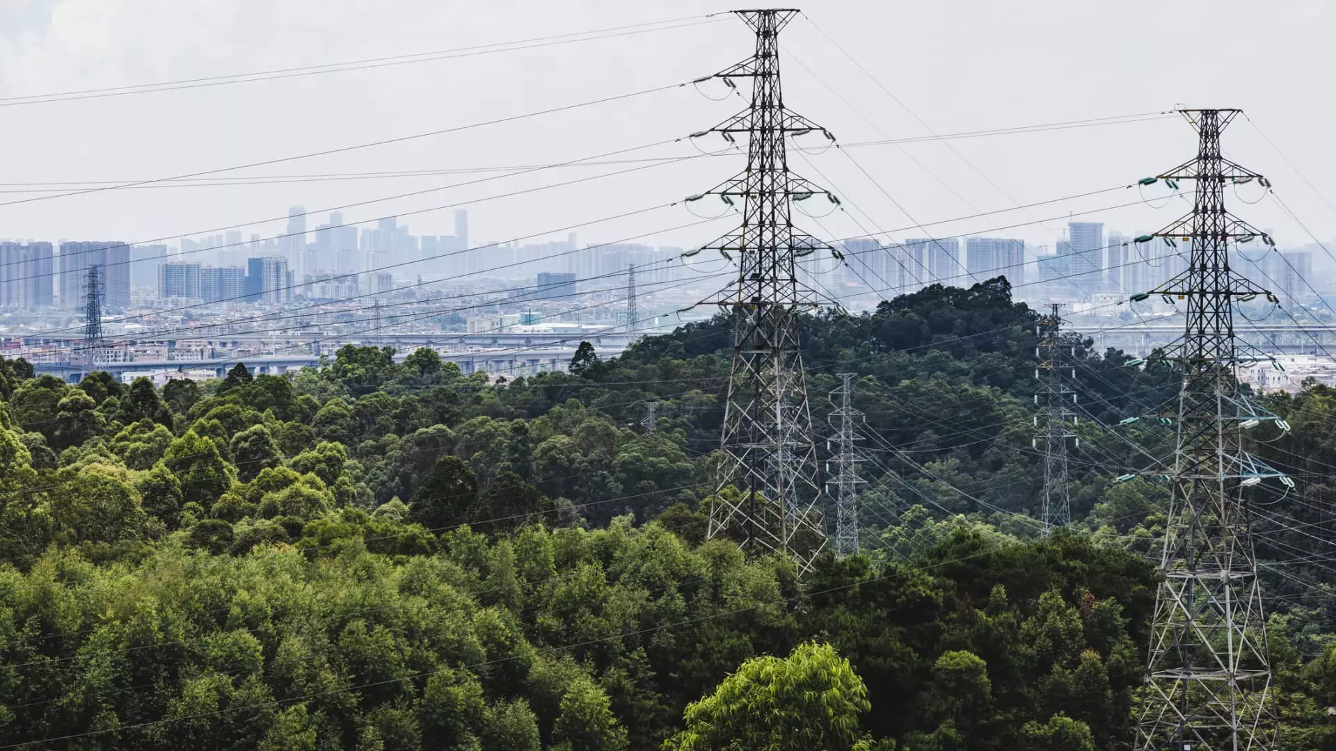Electricity Prices: The Dire 4.5% Surge That’s Affecting 130 Million U.S. Households