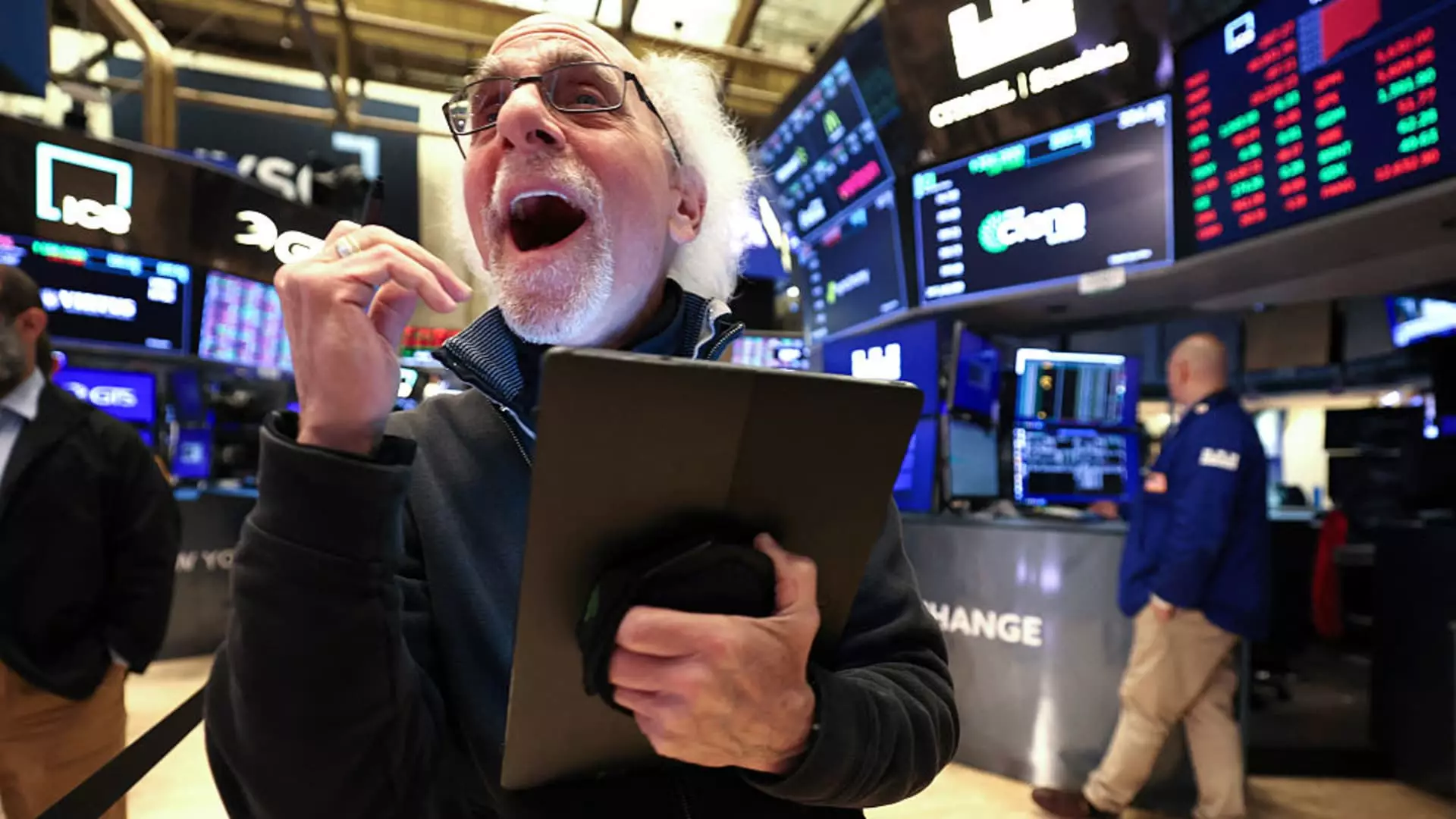 7 Powerful Insights into the Surging U.S. Stock Market Despite Lingering Risks