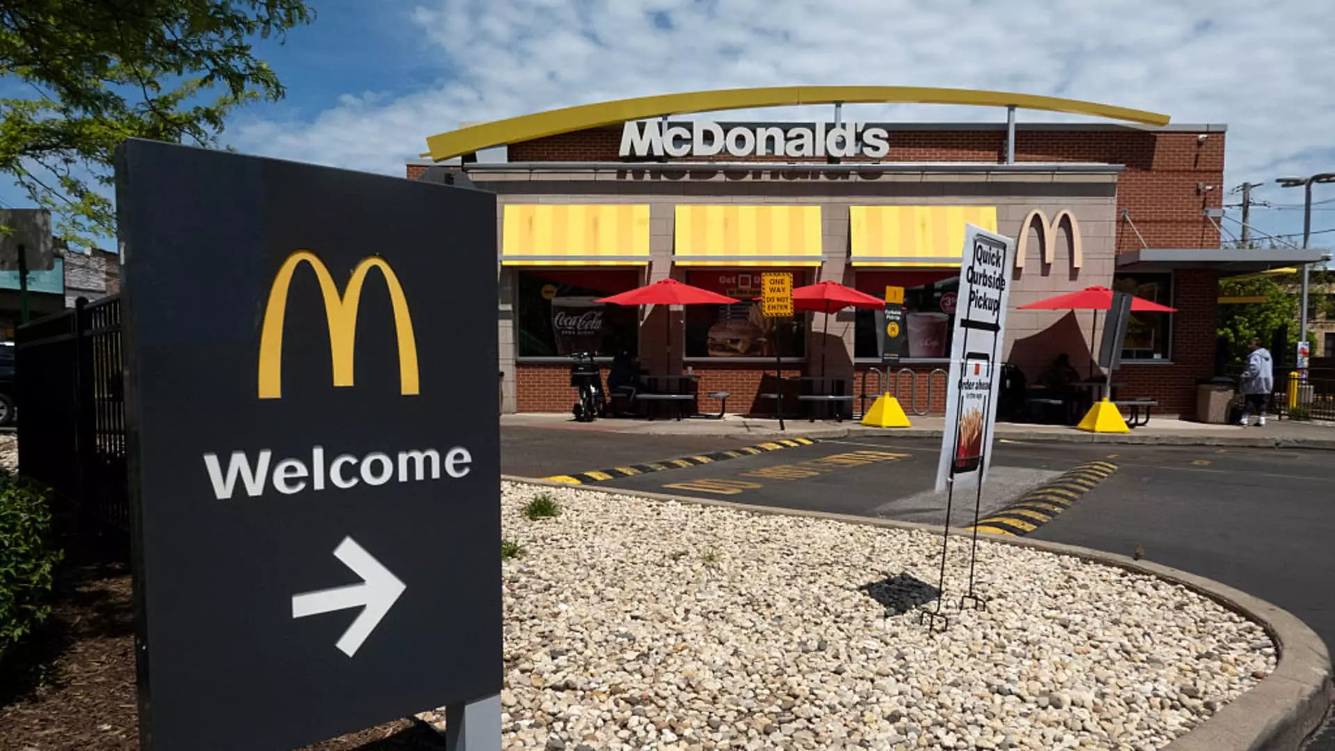 3 Powerful Dividend Stocks That Could Thrive Amid Market Turbulence