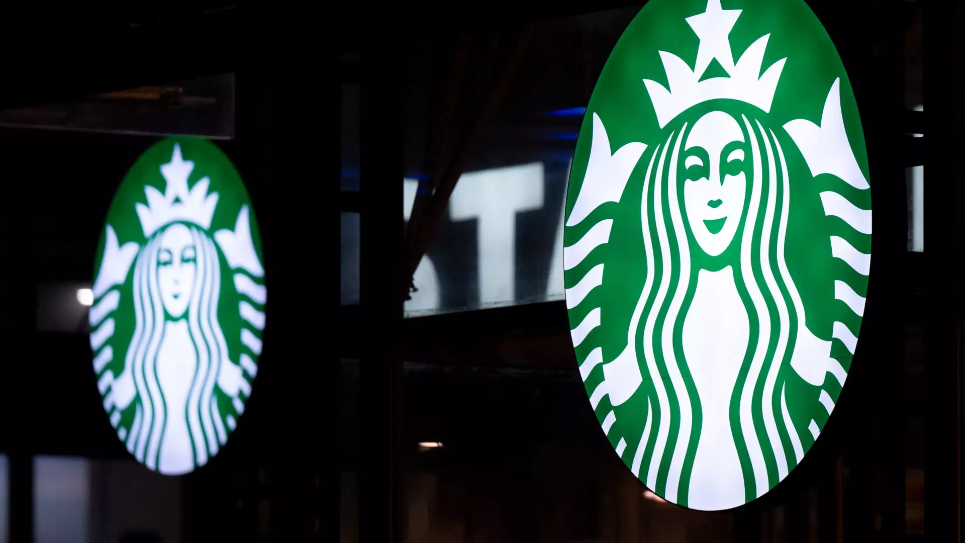 Market Calm Masks Underlying Turmoil: 7 Companies Revealing Fragile Confidence